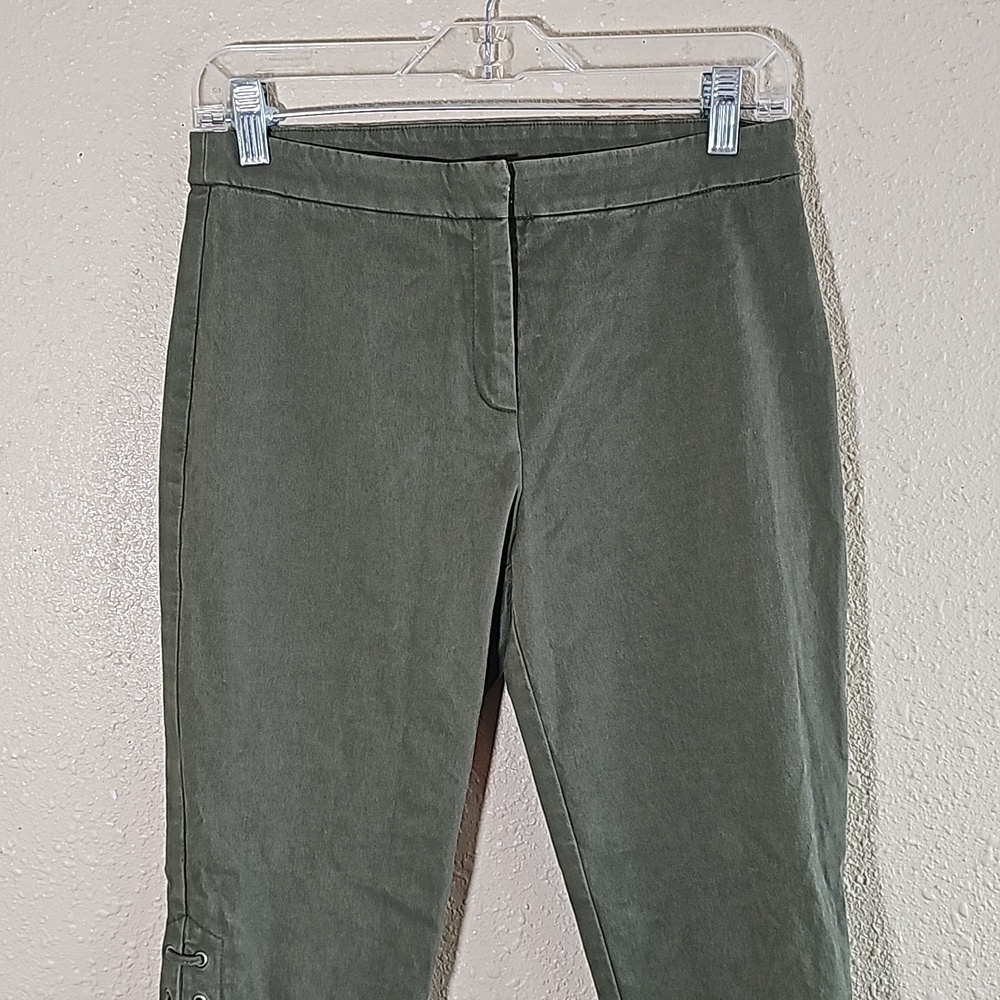 Scripted Cropped Ruffle Pants. - Picture 2 of 8